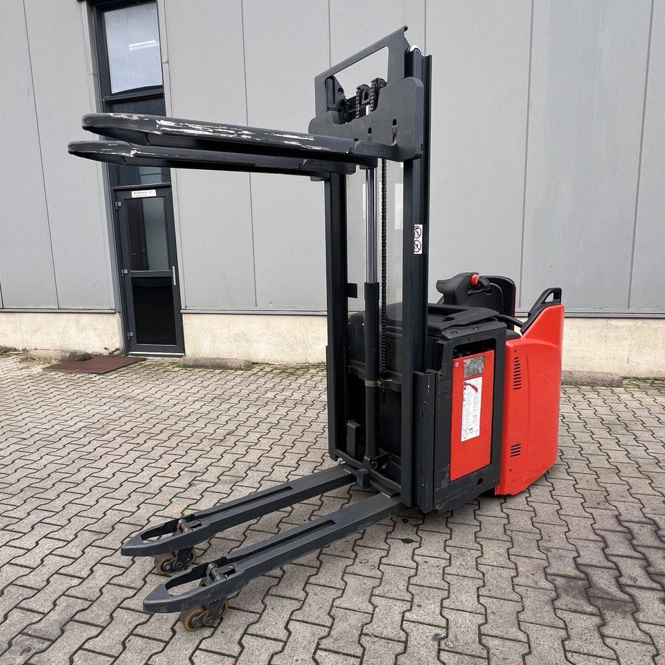 Linde D12SP (133) - Apilador: foto 3 Linde D12SP (133) - Apilador: foto 3