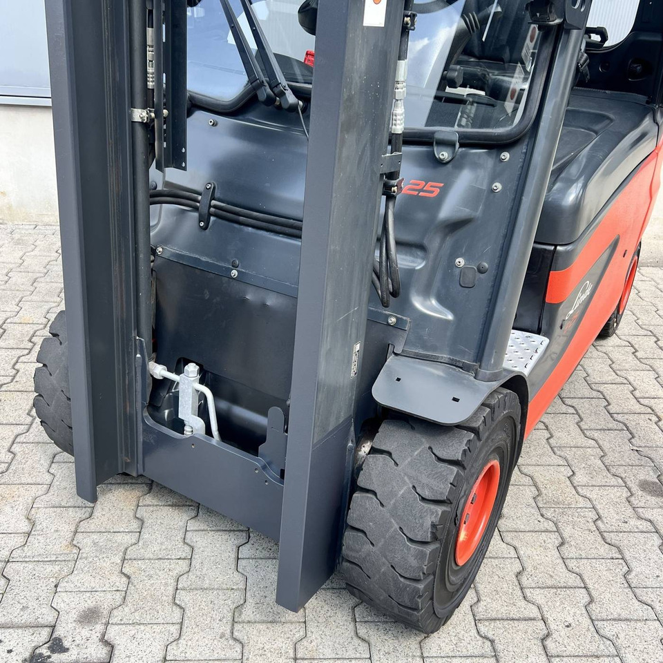 Carretilla elevadora eléctrica Linde E25L (387): foto 20