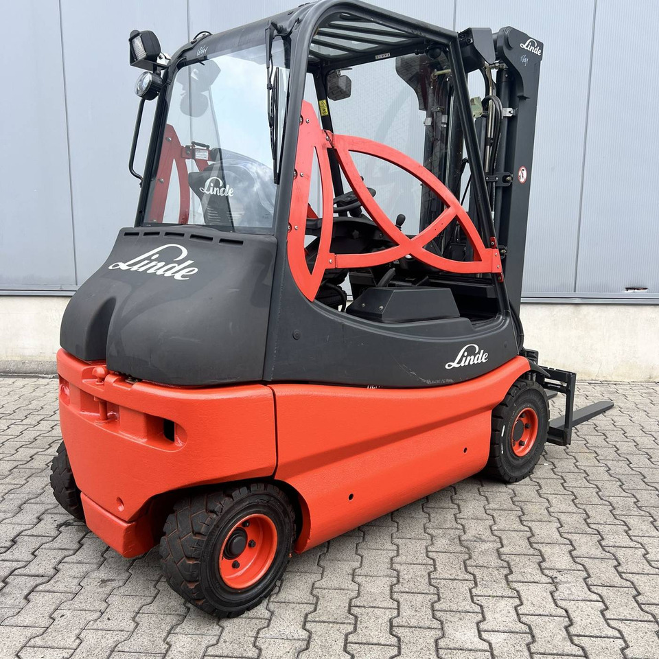 Linde E25S (336-03) - Carretilla elevadora eléctrica: foto 2 Linde E25S (336-03) - Carretilla elevadora eléctrica: foto 2