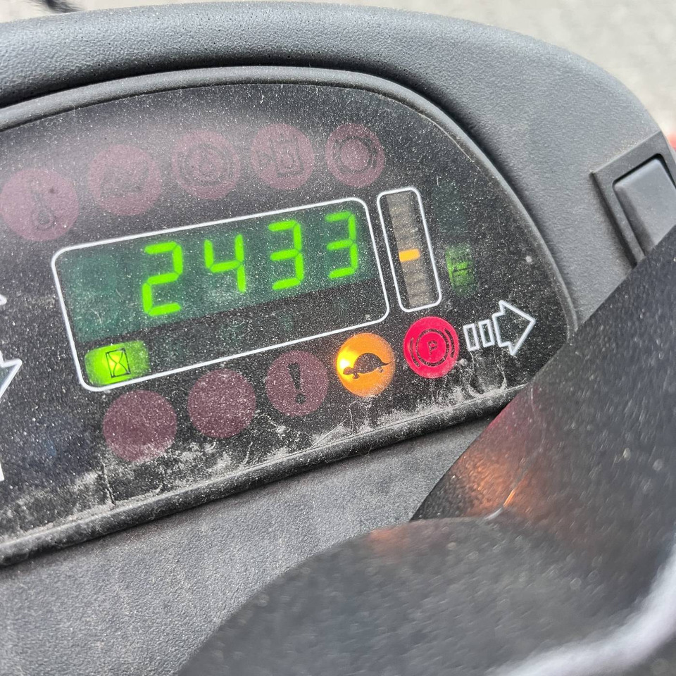 Leasing de Linde P250 SWB (127) Linde P250 SWB (127): foto 6 Leasing de Linde P250 SWB (127) Linde P250 SWB (127): foto 6