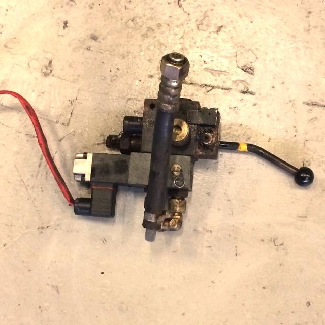 Valve Block for Jungheinrich ERC 12,5 - Válvula hidráulica para Equipo de manutención: foto 1 Valve Block for Jungheinrich ERC 12,5 - Válvula hidráulica para Equipo de manutención: foto 1