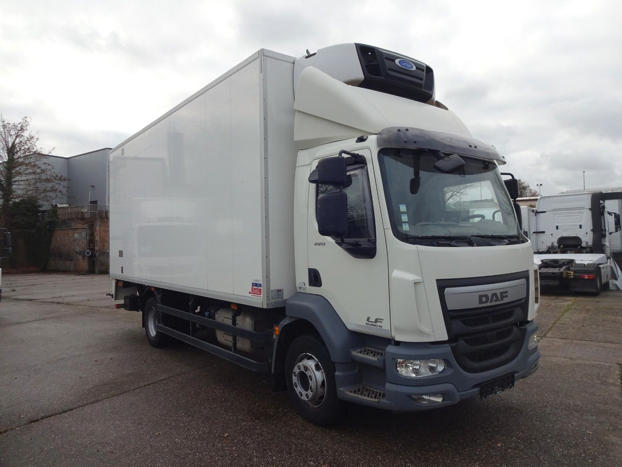 DAF LF 220, 16 T, LBW, Türen, Klima, Automat, Kamera - Camión frigorífico: foto 1 DAF LF 220, 16 T, LBW, Türen, Klima, Automat, Kamera - Camión frigorífico: foto 1
