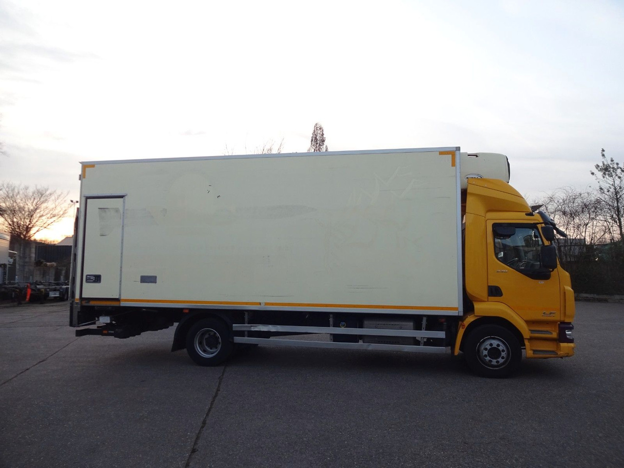 DAF LF 230, 12 T, LBW, Türen, Klima, Automat, Kamera - Camión frigorífico: foto 4 DAF LF 230, 12 T, LBW, Türen, Klima, Automat, Kamera - Camión frigorífico: foto 4
