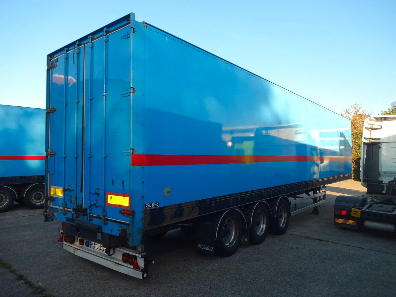 Kel-Berg 3 x Koffer, Doppelstock mit Balken - Semirremolque caja cerrada: foto 5 Kel-Berg 3 x Koffer, Doppelstock mit Balken - Semirremolque caja cerrada: foto 5