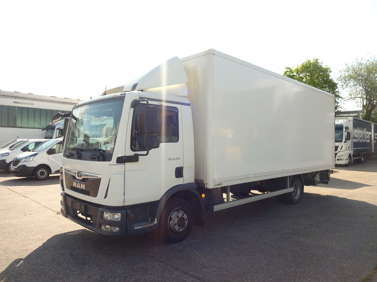 MAN TGL 8.190, LBW, Luft, Tempomat, Standheizung - Furgoneta caja cerrada: foto 2 MAN TGL 8.190, LBW, Luft, Tempomat, Standheizung - Furgoneta caja cerrada: foto 2