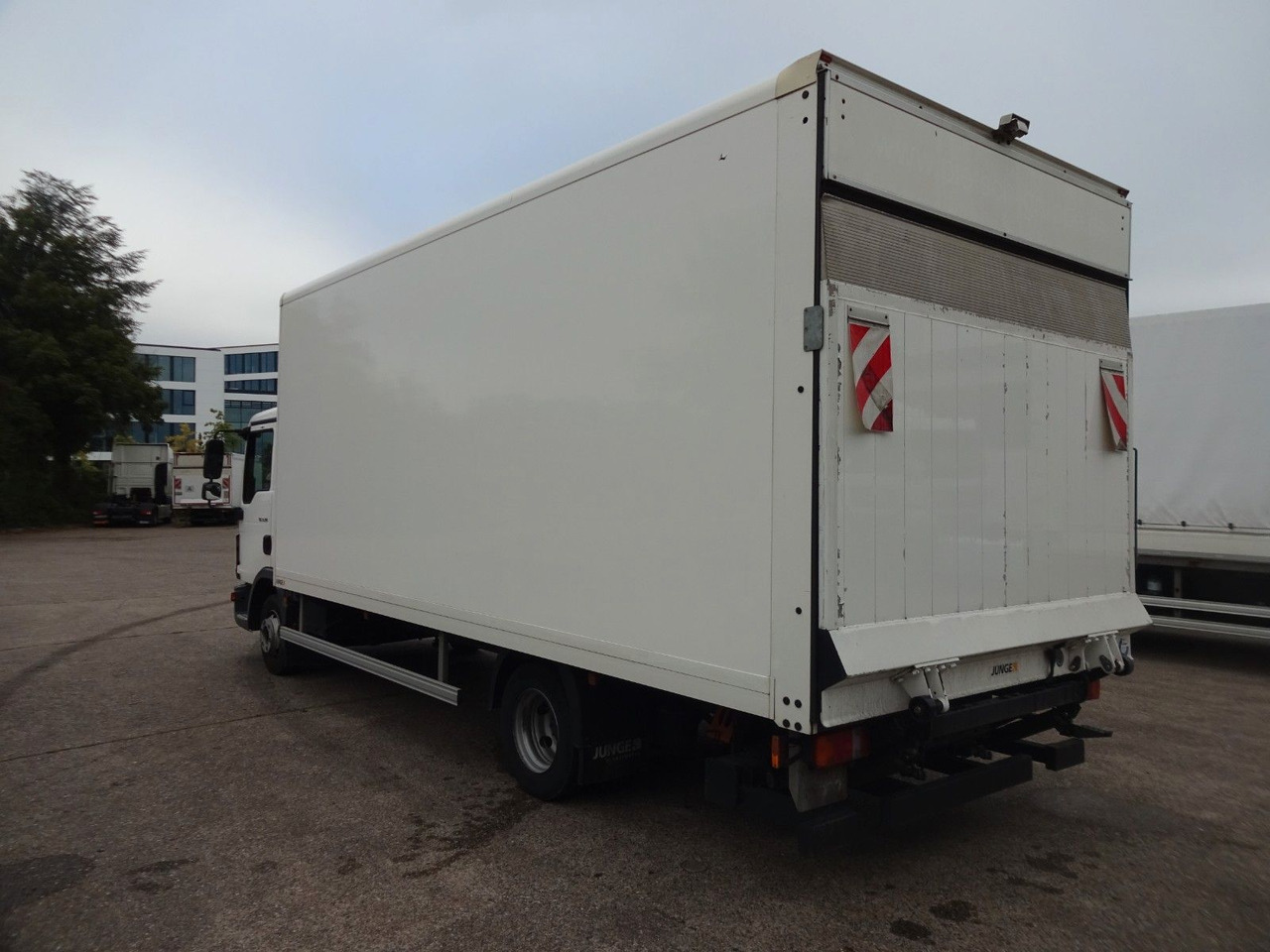 MAN TGL 8.190, LBW, Luft, Tempomat, Standheizung - Furgoneta caja cerrada: foto 5 MAN TGL 8.190, LBW, Luft, Tempomat, Standheizung - Furgoneta caja cerrada: foto 5