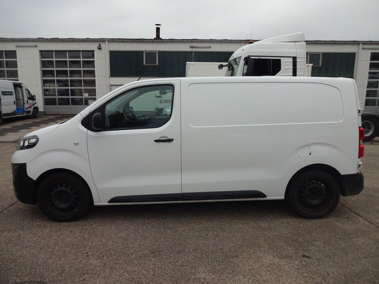 Opel Vivaro Kasten L1H1, Klima, PDC, - Furgoneta pequeña: foto 3 Opel Vivaro Kasten L1H1, Klima, PDC, - Furgoneta pequeña: foto 3