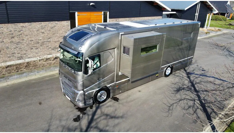 Volvo Motorhome Pop-out - Garage - 4.780KM - New condition FH 540 - Autocaravana: foto 1 Volvo Motorhome Pop-out - Garage - 4.780KM - New condition FH 540 - Autocaravana: foto 1