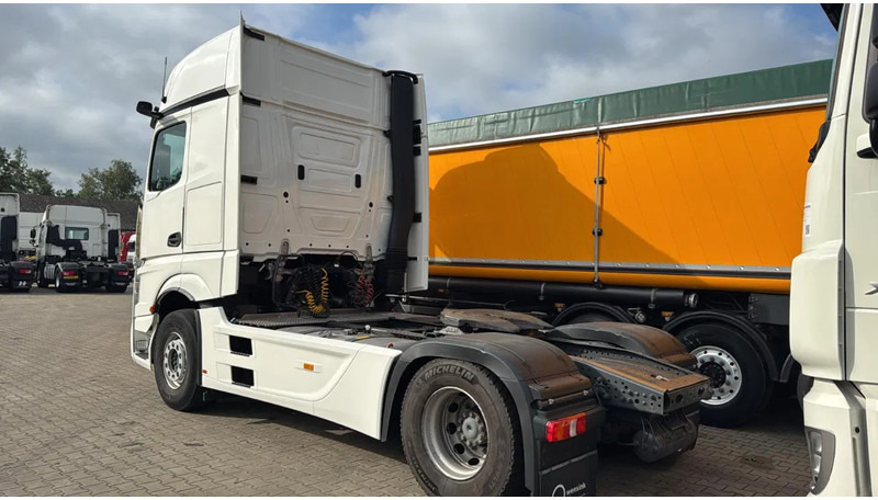 Mercedes-Benz Actros 1845 L Gigaspace 2x tank Standairco 5x available 20-12-2025 - Cabeza tractora: foto 3 Mercedes-Benz Actros 1845 L Gigaspace 2x tank Standairco 5x available 20-12-2025 - Cabeza tractora: foto 3