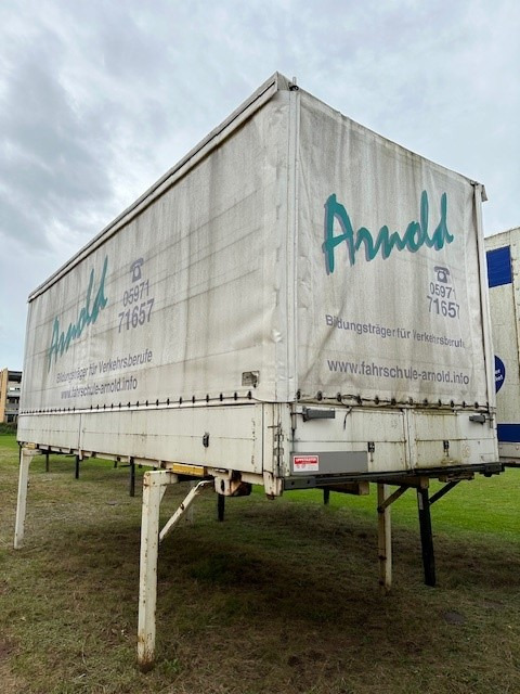 Ackermann-Fruehauf Wechselpritsche mit Bordwänden und Plane BDF System 7.150 mm - Toldo carrocería: foto 1 Ackermann-Fruehauf Wechselpritsche mit Bordwänden und Plane BDF System 7.150 mm - Toldo carrocería: foto 1