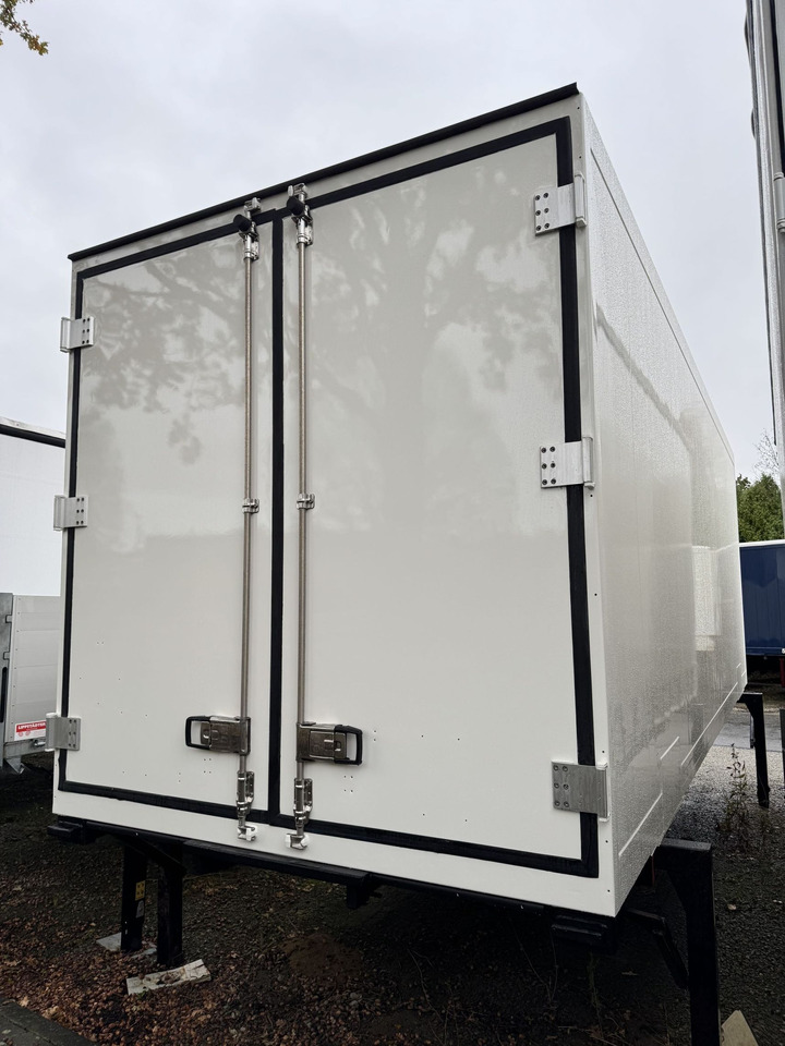 Krone BDF-System 7.45 m, Wartung neu, LACK NEU in weiß - Carrocería-frigorifico: foto 2 Krone BDF-System 7.45 m, Wartung neu, LACK NEU in weiß - Carrocería-frigorifico: foto 2