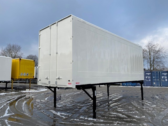 Caja cerrada Krone BDF-System 7.450 mm, LACK NEU, Eckhöhe: 2.900 mm,: foto 1
