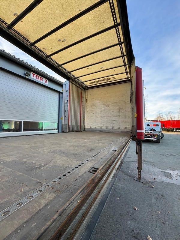 Libner BDF-System, 7.450 mm lang, FALTWAND- Plane / Stabile Seite - Caja cerrada: foto 1 Libner BDF-System, 7.450 mm lang, FALTWAND- Plane / Stabile Seite - Caja cerrada: foto 1