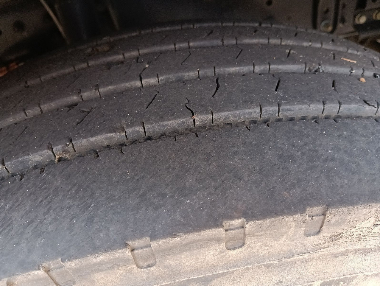 Cabeza tractora MAN TGX 18:440 BLS INTARDER Vollspoiler Reifen70-90% MAN TGX 18:440 BLS INTARDER Vollspoiler Reifen70-90%: foto 26 Cabeza tractora MAN TGX 18:440 BLS INTARDER Vollspoiler Reifen70-90% MAN TGX 18:440 BLS INTARDER Vollspoiler Reifen70-90%: foto 26