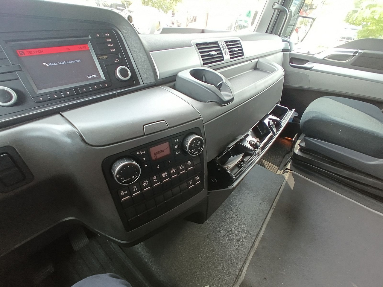 Cabeza tractora MAN TGX 18:440 BLS INTARDER Vollspoiler Reifen70-90% MAN TGX 18:440 BLS INTARDER Vollspoiler Reifen70-90%: foto 10 Cabeza tractora MAN TGX 18:440 BLS INTARDER Vollspoiler Reifen70-90% MAN TGX 18:440 BLS INTARDER Vollspoiler Reifen70-90%: foto 10