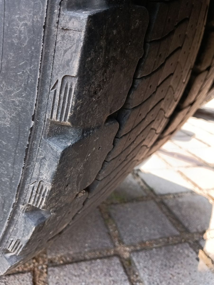 Cabeza tractora MAN TGX 18:440 BLS INTARDER Vollspoiler Reifen70-90% MAN TGX 18:440 BLS INTARDER Vollspoiler Reifen70-90%: foto 27 Cabeza tractora MAN TGX 18:440 BLS INTARDER Vollspoiler Reifen70-90% MAN TGX 18:440 BLS INTARDER Vollspoiler Reifen70-90%: foto 27