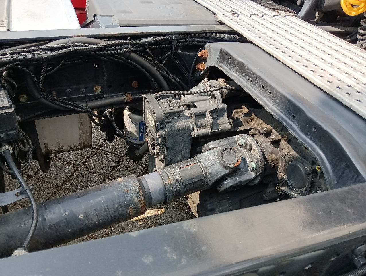 Cabeza tractora MAN TGX 18:440 BLS INTARDER Vollspoiler Reifen70-90% MAN TGX 18:440 BLS INTARDER Vollspoiler Reifen70-90%: foto 21 Cabeza tractora MAN TGX 18:440 BLS INTARDER Vollspoiler Reifen70-90% MAN TGX 18:440 BLS INTARDER Vollspoiler Reifen70-90%: foto 21