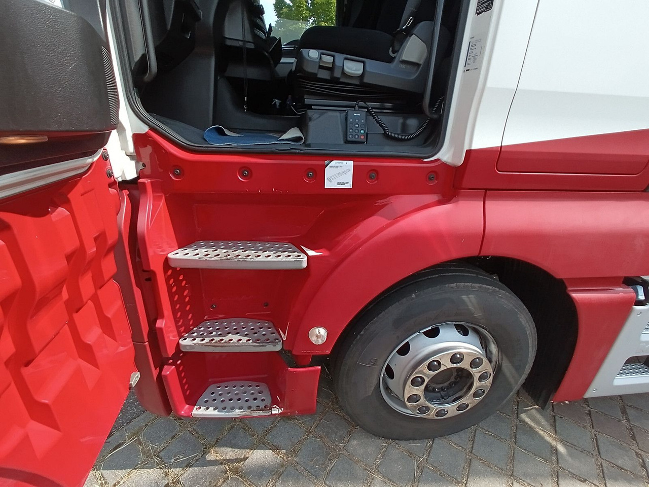 Cabeza tractora MAN TGX 18:440 BLS INTARDER Vollspoiler Reifen70-90% MAN TGX 18:440 BLS INTARDER Vollspoiler Reifen70-90%: foto 8 Cabeza tractora MAN TGX 18:440 BLS INTARDER Vollspoiler Reifen70-90% MAN TGX 18:440 BLS INTARDER Vollspoiler Reifen70-90%: foto 8