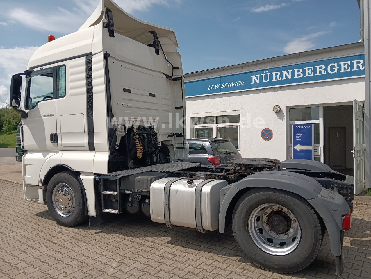 Cabeza tractora MAN TGX 18:440 FLT XLX 2xTank Klima Spoiler Kühlbox MAN TGX 18:440 FLT XLX 2xTank Klima Spoiler Kühlbox: foto 7 Cabeza tractora MAN TGX 18:440 FLT XLX 2xTank Klima Spoiler Kühlbox MAN TGX 18:440 FLT XLX 2xTank Klima Spoiler Kühlbox: foto 7