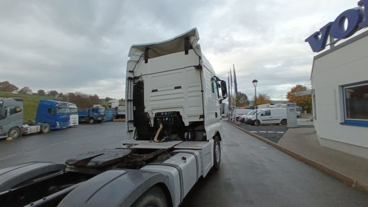 Cabeza tractora MAN TGX 18:440 FLT XLX 2xTank Klima Spoiler Kühlbox MAN TGX 18:440 FLT XLX 2xTank Klima Spoiler Kühlbox: foto 37 Cabeza tractora MAN TGX 18:440 FLT XLX 2xTank Klima Spoiler Kühlbox MAN TGX 18:440 FLT XLX 2xTank Klima Spoiler Kühlbox: foto 37