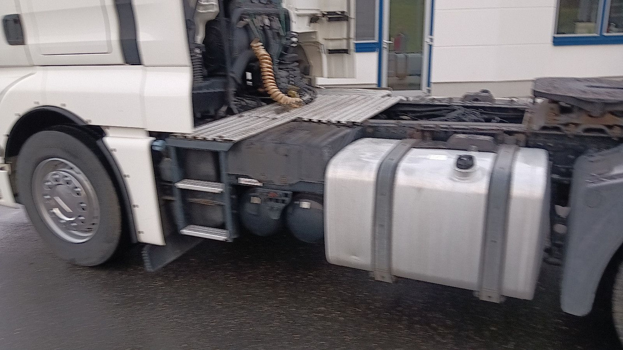 Cabeza tractora MAN TGX 18:440 FLT XLX 2xTank Klima Spoiler Kühlbox MAN TGX 18:440 FLT XLX 2xTank Klima Spoiler Kühlbox: foto 41 Cabeza tractora MAN TGX 18:440 FLT XLX 2xTank Klima Spoiler Kühlbox MAN TGX 18:440 FLT XLX 2xTank Klima Spoiler Kühlbox: foto 41