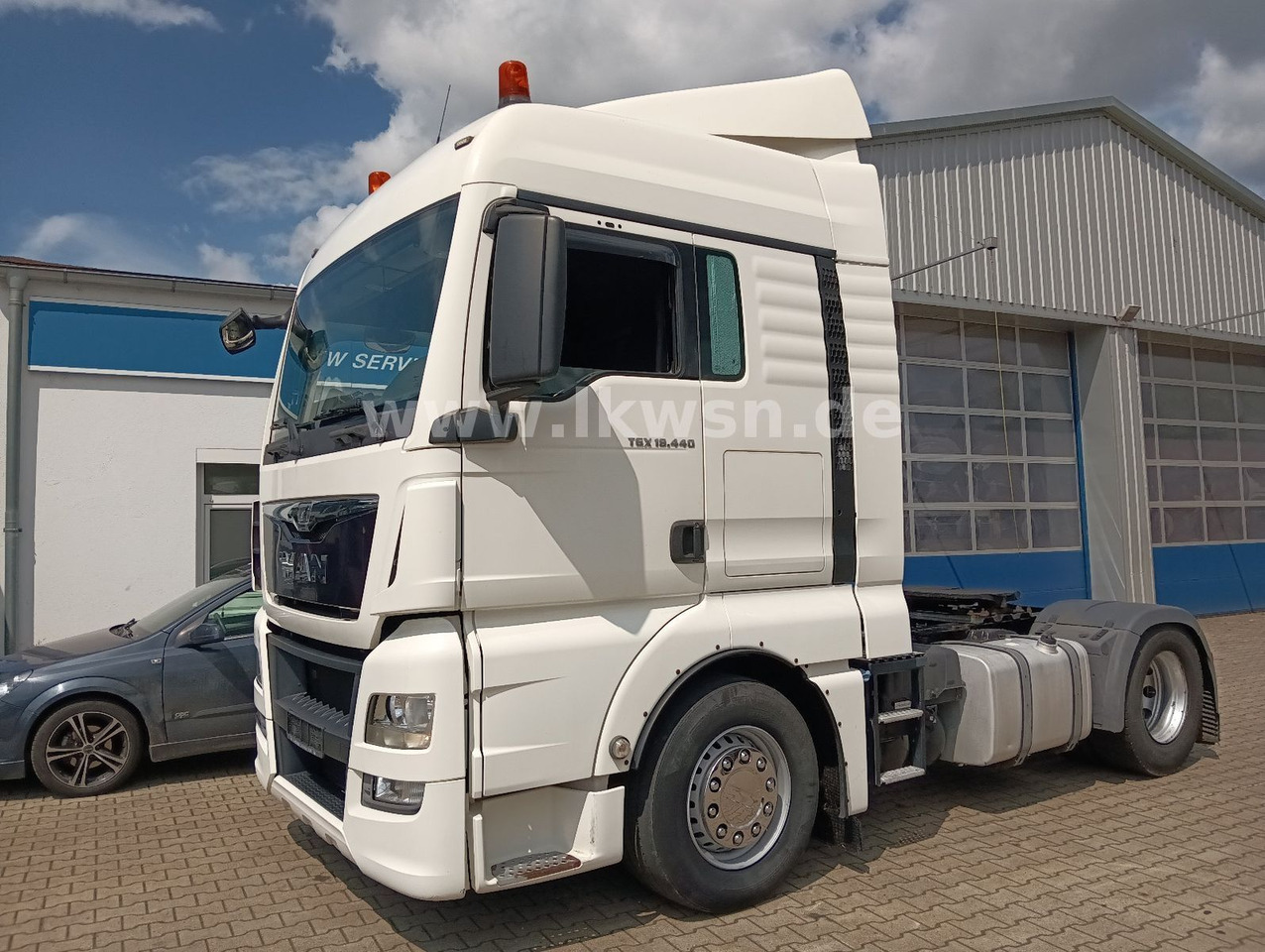 Cabeza tractora MAN TGX 18:440 FLT XLX 2xTank Klima Spoiler Kühlbox MAN TGX 18:440 FLT XLX 2xTank Klima Spoiler Kühlbox: foto 10 Cabeza tractora MAN TGX 18:440 FLT XLX 2xTank Klima Spoiler Kühlbox MAN TGX 18:440 FLT XLX 2xTank Klima Spoiler Kühlbox: foto 10