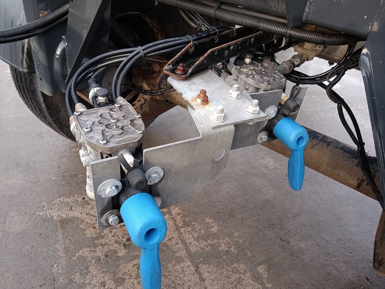 Leasing de Schwarzmüller 2-A BDF 1,22/1,32 ALCOA Alufelgen ADR 120tkm TÜV Schwarzmüller 2-A BDF 1,22/1,32 ALCOA Alufelgen ADR 120tkm TÜV Schwarzmüller 2-A BDF 1,22/1,32 ALCOA Alufelgen ADR 120tkm TÜV Schwarzmüller 2-A BDF 1,22/1,32 ALCOA Alufelgen ADR 120tkm TÜV: foto 24