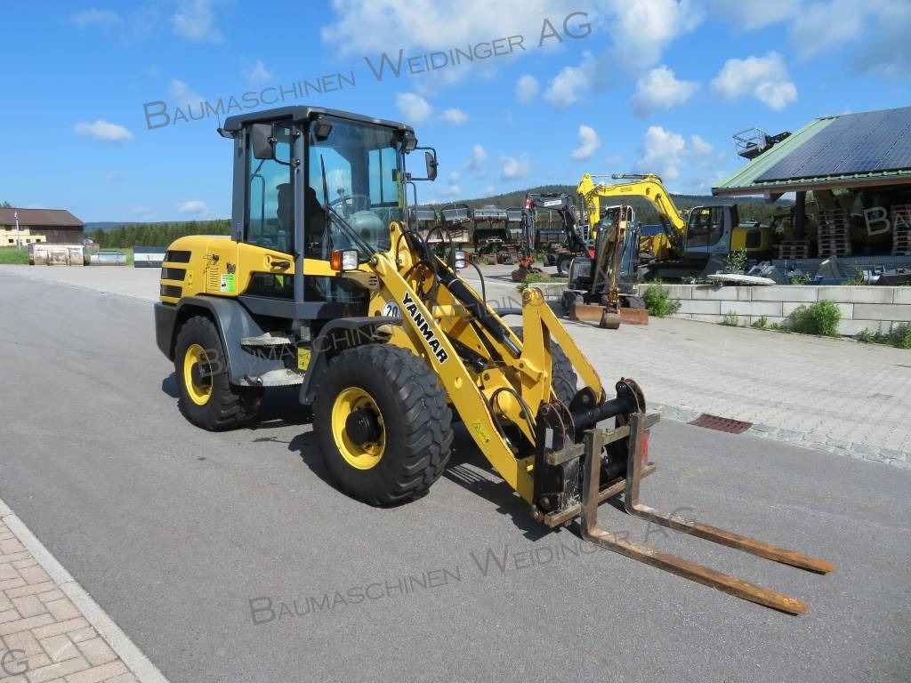 Yanmar V 80 - Cargadora de ruedas: foto 1 Yanmar V 80 - Cargadora de ruedas: foto 1