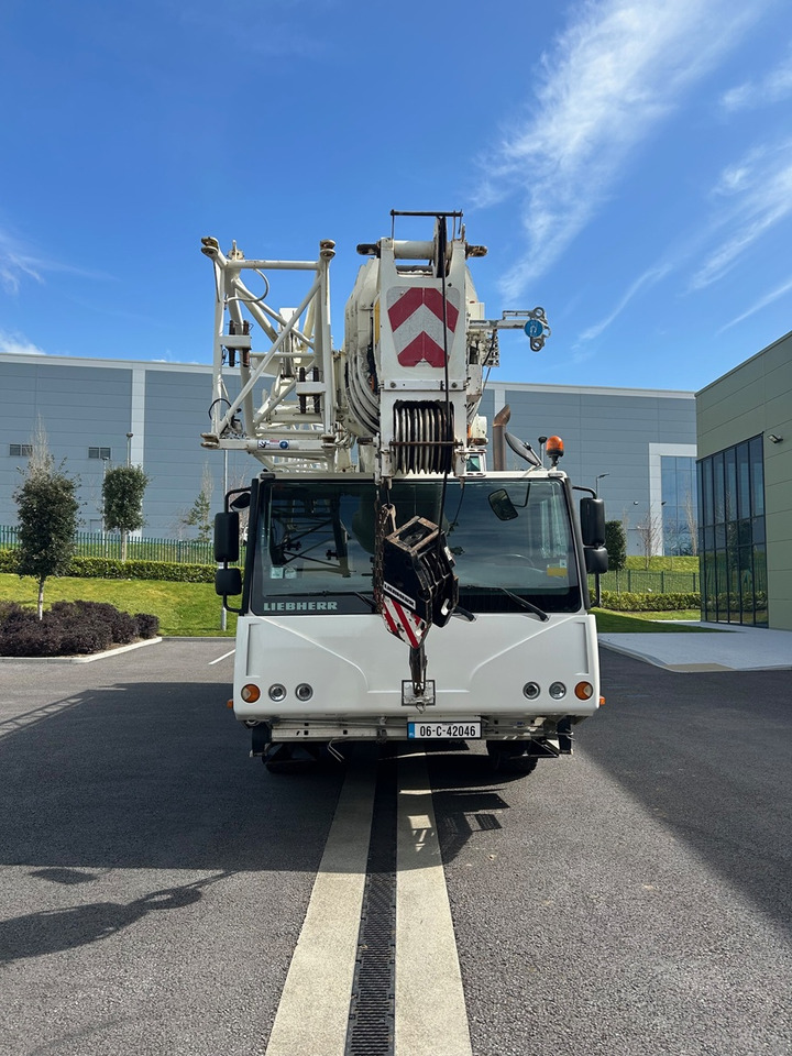 LIEBHERR LTM1055-3.1 - Grúa todo terreno: foto 2 LIEBHERR LTM1055-3.1 - Grúa todo terreno: foto 2