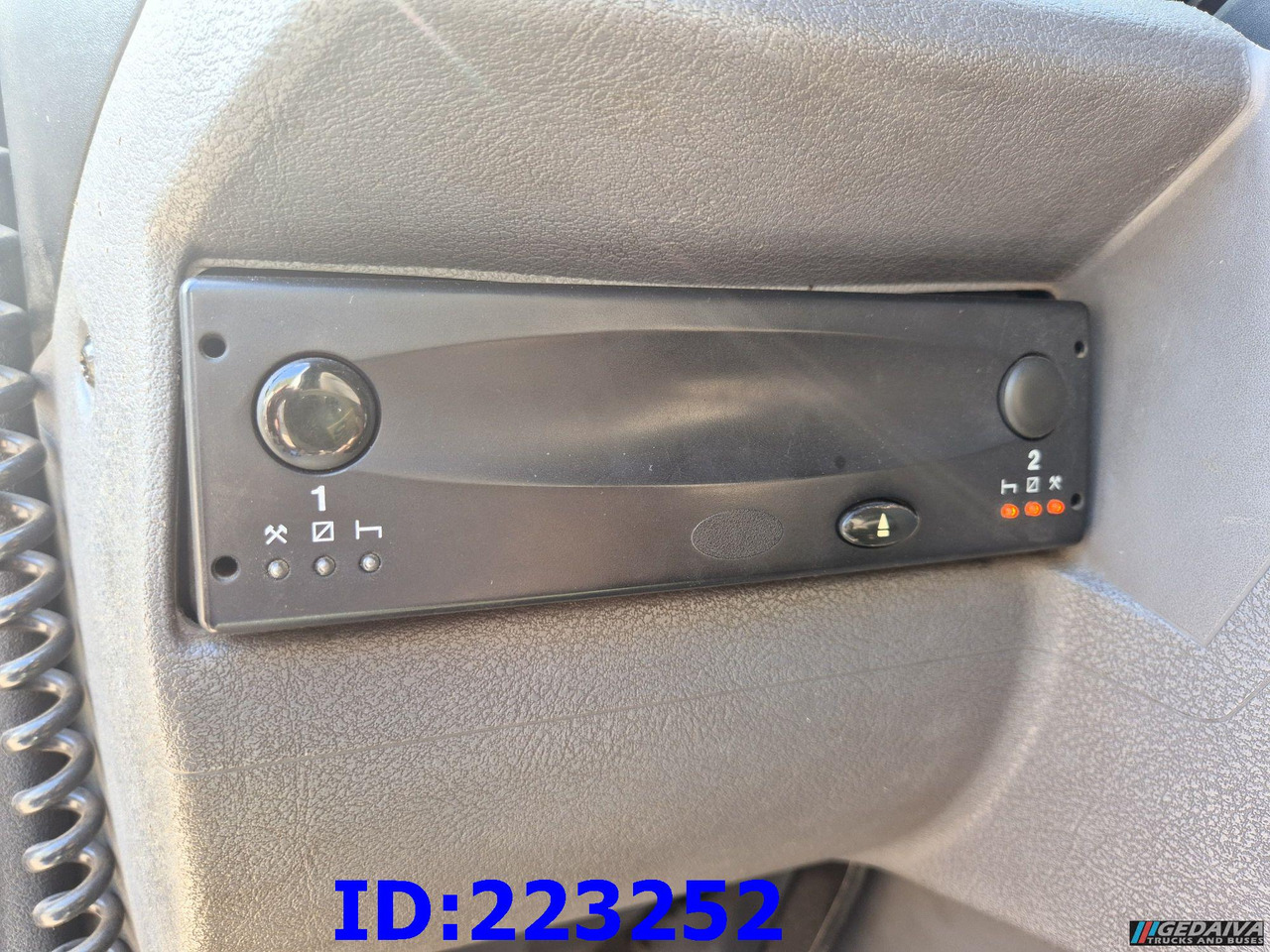 Cabeza tractora RENAULT 420 6x2 Manual: foto 16