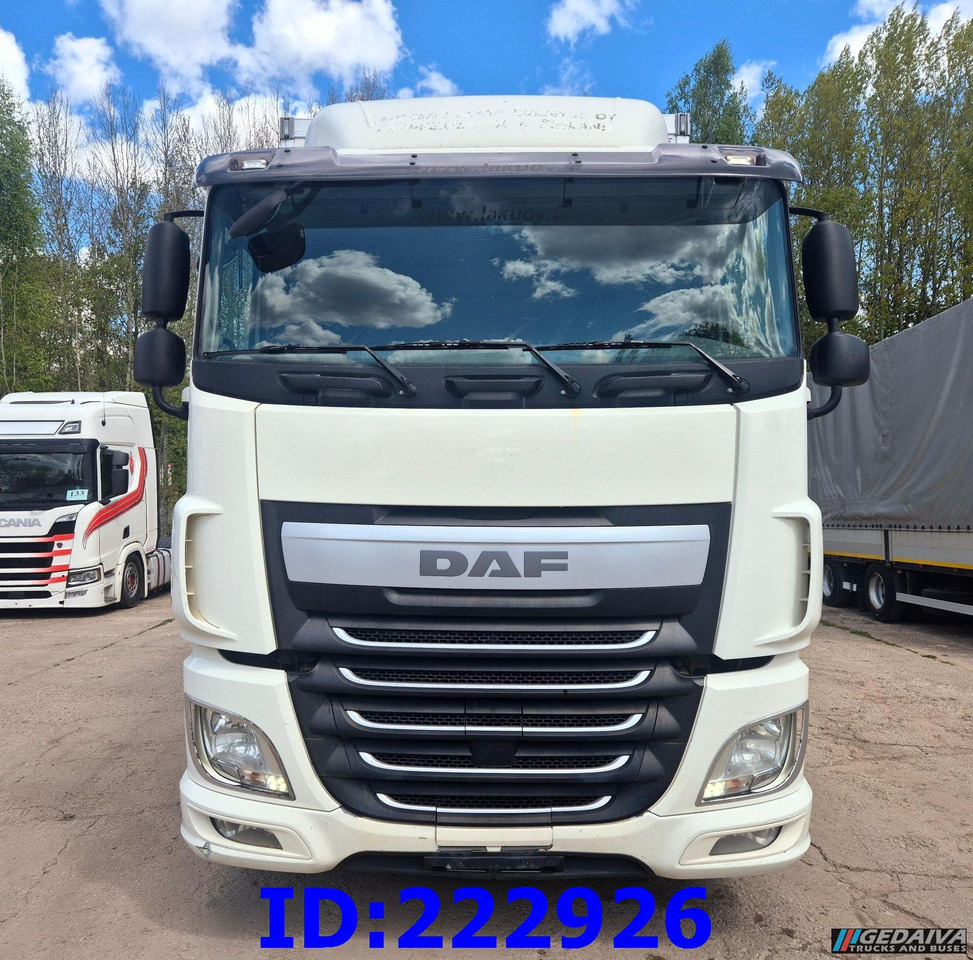 DAF XF 106 440 FAR 6x2 Euro6 - Camión isotérmico: foto 2 DAF XF 106 440 FAR 6x2 Euro6 - Camión isotérmico: foto 2