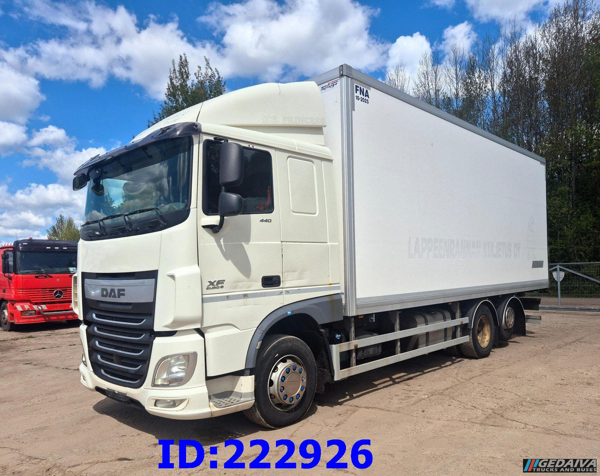 DAF XF 106 440 FAR 6x2 Euro6 - Camión isotérmico: foto 4 DAF XF 106 440 FAR 6x2 Euro6 - Camión isotérmico: foto 4