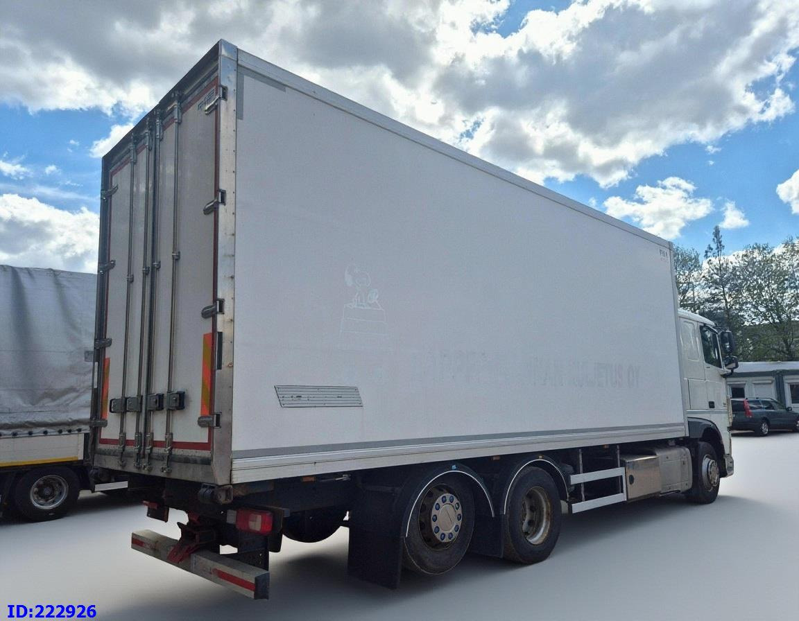 DAF XF 106 440 FAR 6x2 Euro6 - Camión isotérmico: foto 5 DAF XF 106 440 FAR 6x2 Euro6 - Camión isotérmico: foto 5