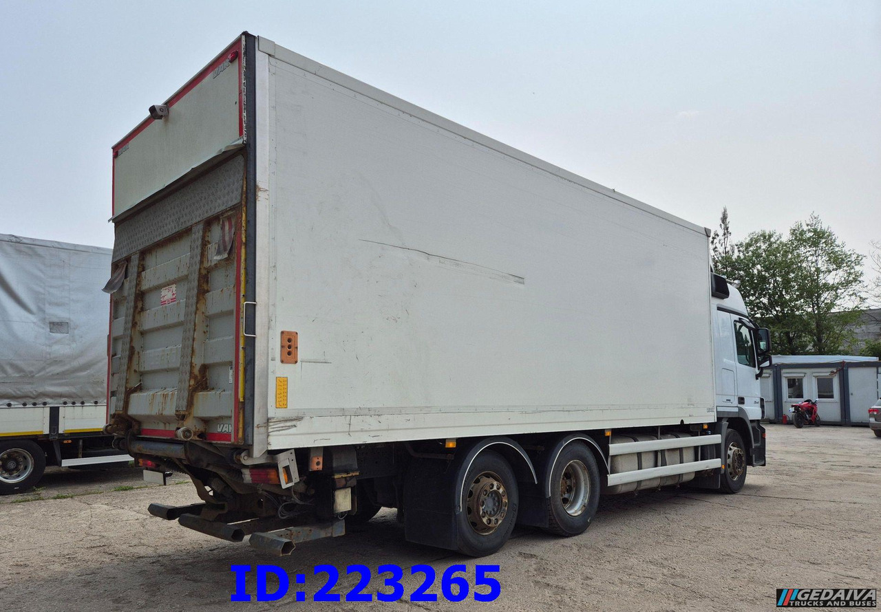 MERCEDES-BENZ Actros 2541 6x2 Retarder Open side box - Camión isotérmico: foto 5 MERCEDES-BENZ Actros 2541 6x2 Retarder Open side box - Camión isotérmico: foto 5