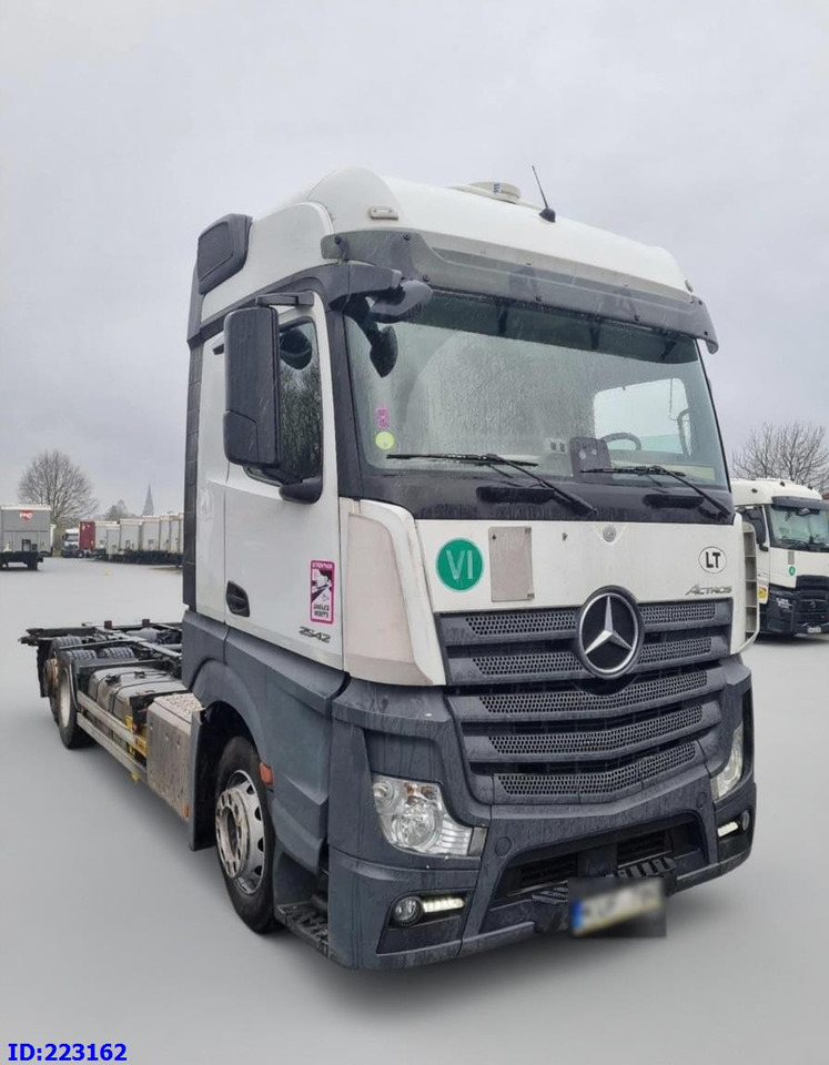 MERCEDES-BENZ Actros 2542 BDF 6x2 Euro6 - Camión chasis: foto 2 MERCEDES-BENZ Actros 2542 BDF 6x2 Euro6 - Camión chasis: foto 2