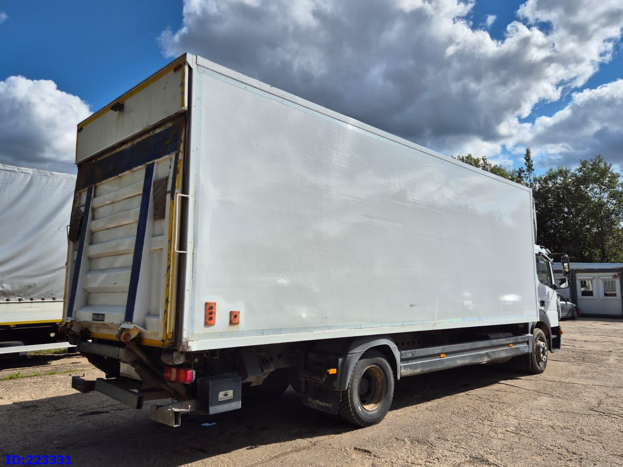 MERCEDES-BENZ Atego 1221 Euro6 (Open side box) - Camión isotérmico: foto 5 MERCEDES-BENZ Atego 1221 Euro6 (Open side box) - Camión isotérmico: foto 5