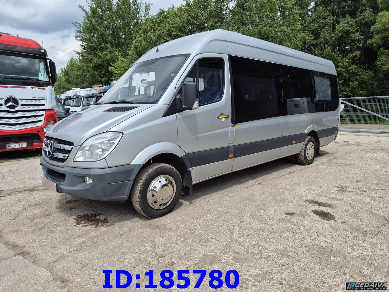 MERCEDES-BENZ Sprinter 516 - VIP - Avestark - 17 Seater (Motor defect) - Autocar: foto 1 MERCEDES-BENZ Sprinter 516 - VIP - Avestark - 17 Seater (Motor defect) - Autocar: foto 1