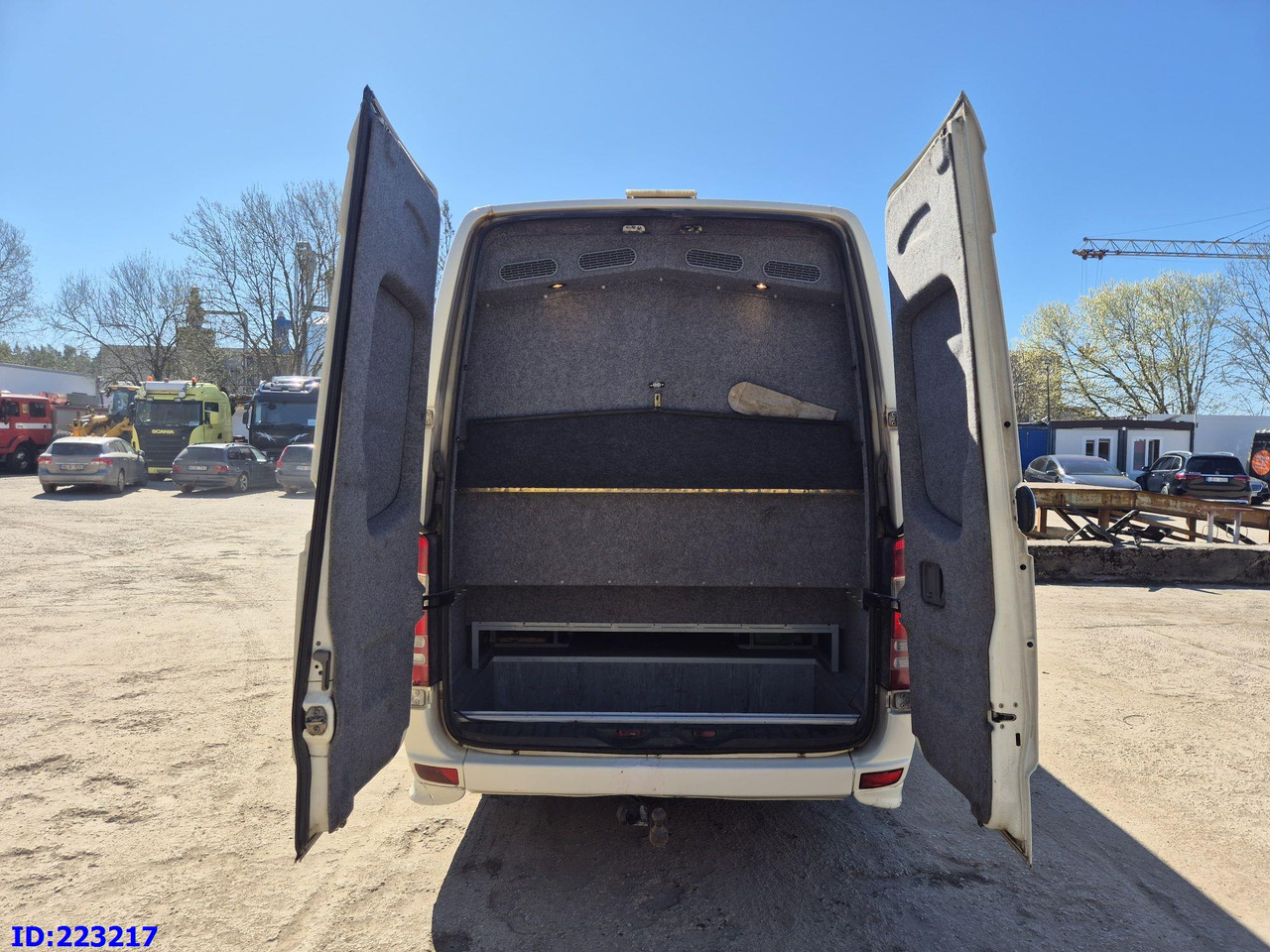 MERCEDES-BENZ Sprinter 518 VIP Prostyle 17-Place (Motor defekt) - Autocar: foto 5 MERCEDES-BENZ Sprinter 518 VIP Prostyle 17-Place (Motor defekt) - Autocar: foto 5