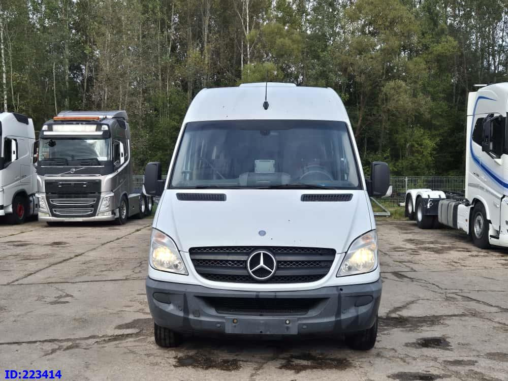 MERCEDES-BENZ Sprinter 519 VIP - 17 Seater Euro5 - Autocar: foto 2 MERCEDES-BENZ Sprinter 519 VIP - 17 Seater Euro5 - Autocar: foto 2