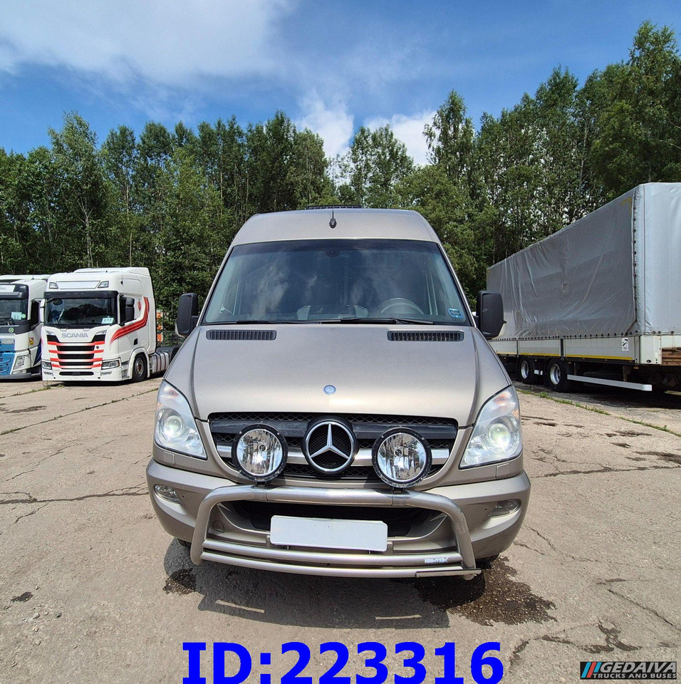 MERCEDES-BENZ Sprinter 519 VIP - 18 Seater - Euro 5 - Autocar: foto 2 MERCEDES-BENZ Sprinter 519 VIP - 18 Seater - Euro 5 - Autocar: foto 2
