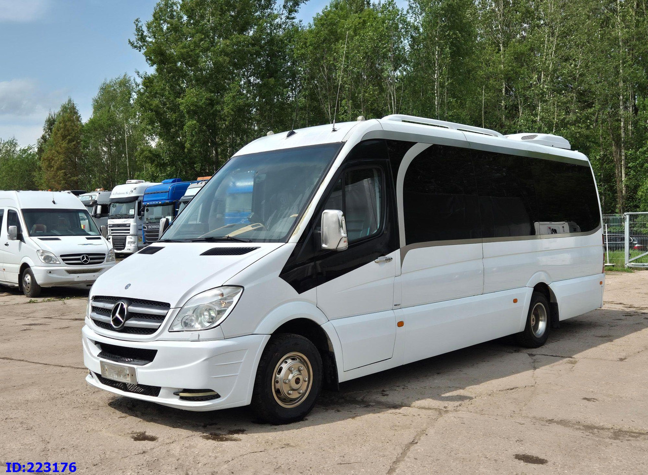 MERCEDES-BENZ Sprinter 519 VIP Luxury - Minibús, Furgoneta de pasajeros: foto 4 MERCEDES-BENZ Sprinter 519 VIP Luxury - Minibús, Furgoneta de pasajeros: foto 4