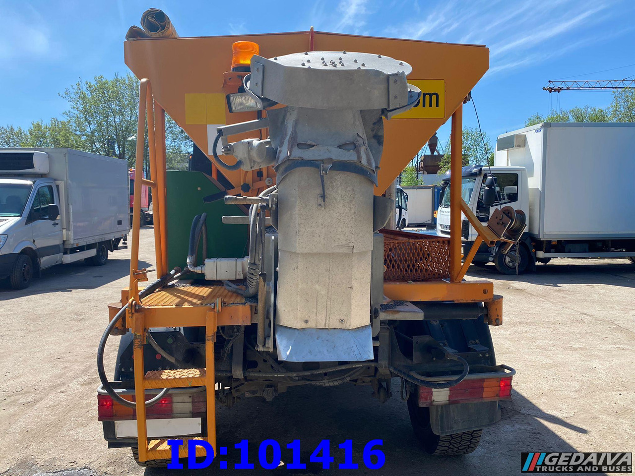 MERCEDES-BENZ Unimog U300 4X4 - Máquina quitanieve: foto 5 MERCEDES-BENZ Unimog U300 4X4 - Máquina quitanieve: foto 5