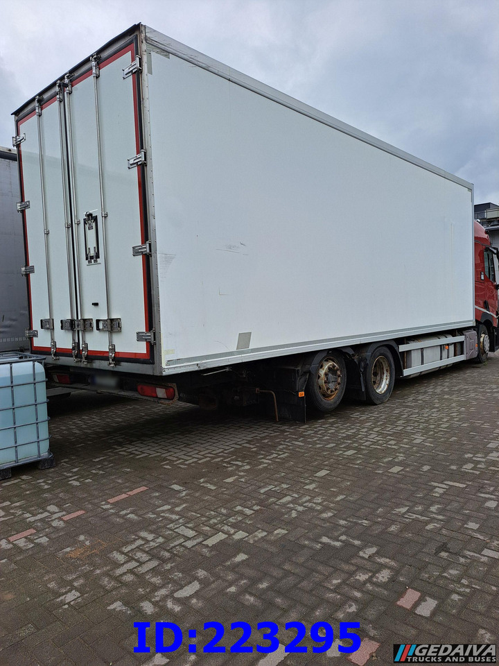 RENAULT T 6x2 Euro 6 Refrigerated + Carrier Supra - Camión frigorífico: foto 5 RENAULT T 6x2 Euro 6 Refrigerated + Carrier Supra - Camión frigorífico: foto 5