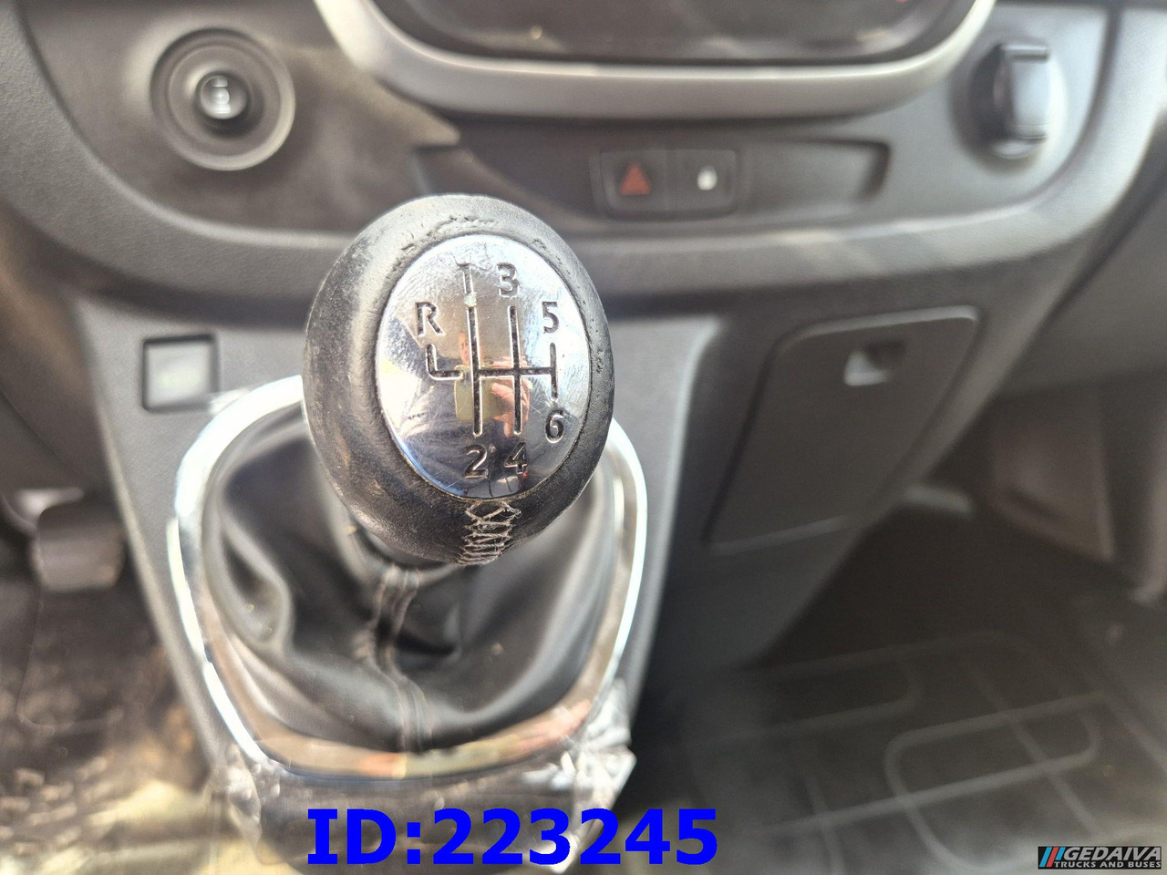 Furgoneta combi RENAULT Trafic Euro6: foto 18