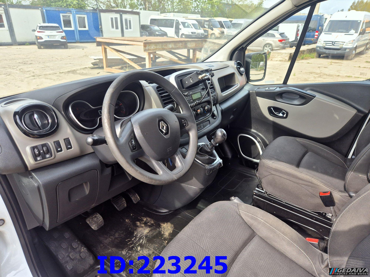 Furgoneta combi RENAULT Trafic Euro6: foto 13