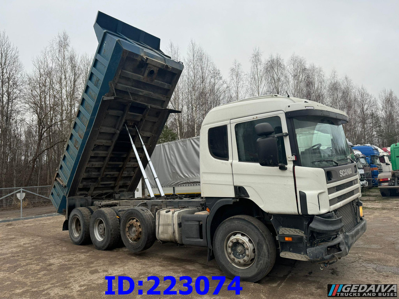 SCANIA 124 8x2 - Manual - Full steel - Camión volquete: foto 5 SCANIA 124 8x2 - Manual - Full steel - Camión volquete: foto 5