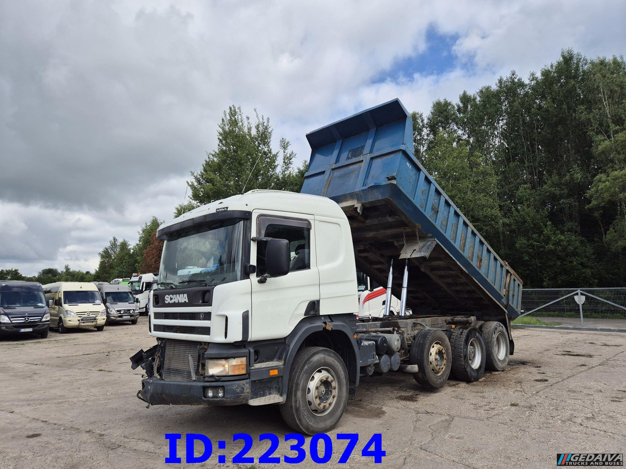 SCANIA 124 8x2 - Manual - Full steel - Camión volquete: foto 1 SCANIA 124 8x2 - Manual - Full steel - Camión volquete: foto 1