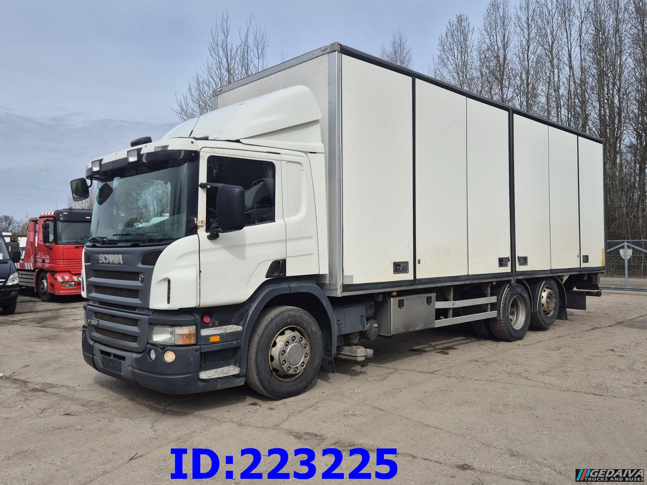 SCANIA P380 6x2 Open side box - Camión caja cerrada: foto 1 SCANIA P380 6x2 Open side box - Camión caja cerrada: foto 1