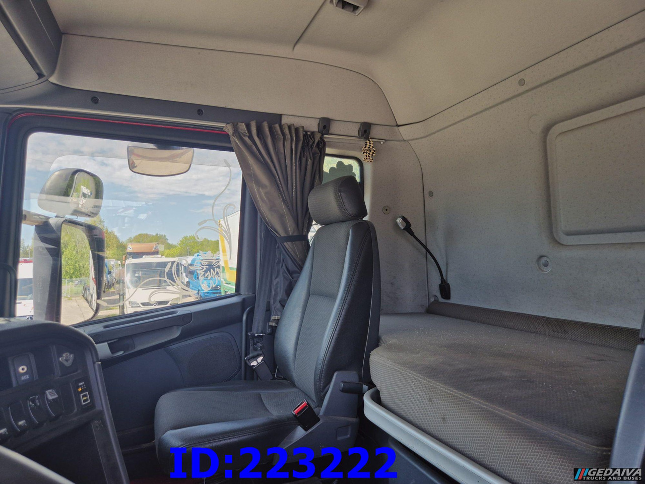 Camión forestal SCANIA R620 - 8x4 - Steering axle: foto 15