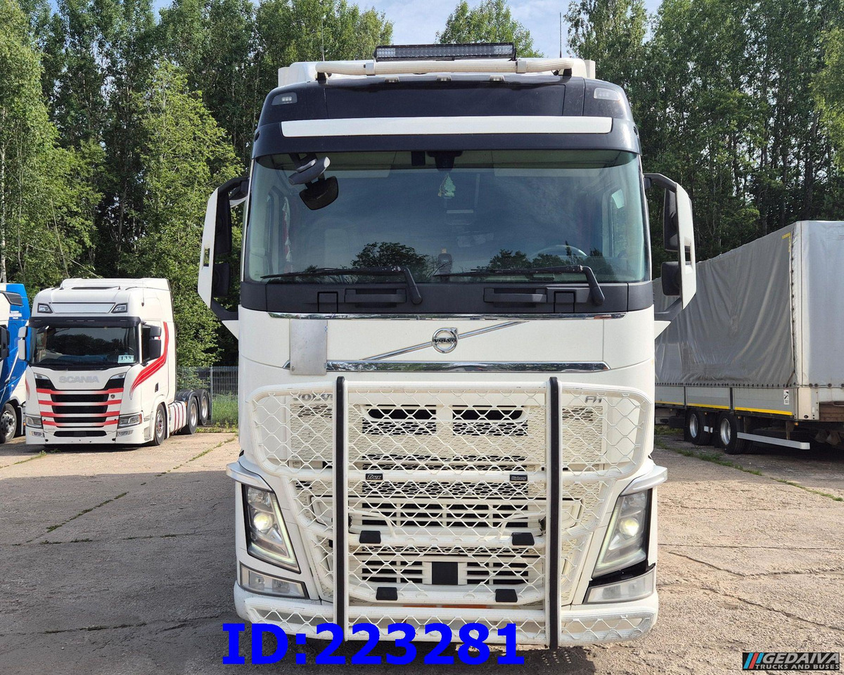 VOLVO FH13 540HP 6x2 (10 tyre) Euro6 - Camión isotérmico: foto 2 VOLVO FH13 540HP 6x2 (10 tyre) Euro6 - Camión isotérmico: foto 2